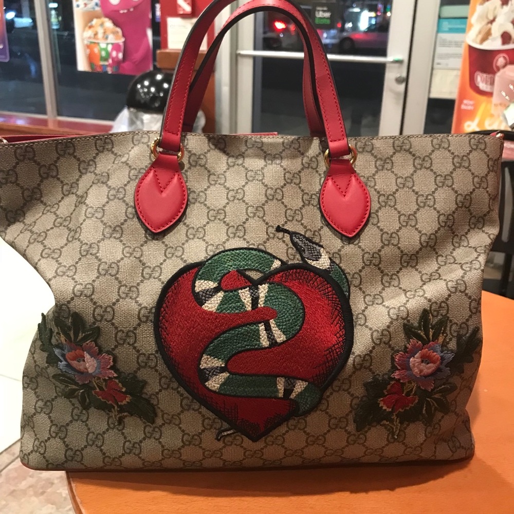 Gucci tote mint condition
